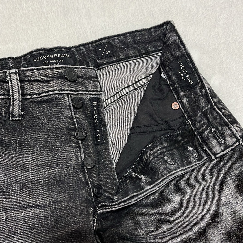 Lucky Brand distressed Mid Rise denim cut off jean shorts size 4/27 - Picture 2 of 7